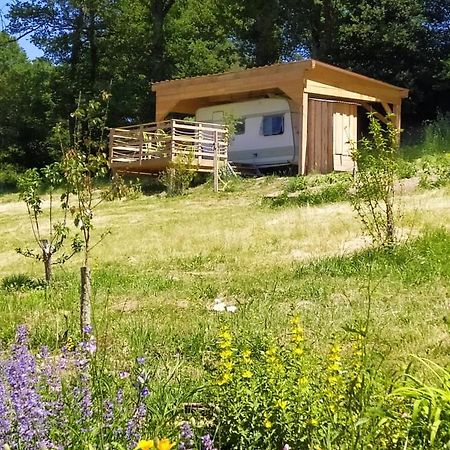 Carazen , Caravane Chauffee Saint-Sylvain-Bellegarde Dış mekan fotoğraf