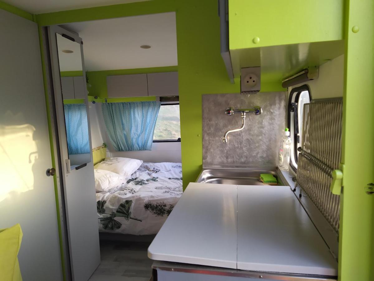 Carazen , Caravane Chauffee Saint-Sylvain-Bellegarde Dış mekan fotoğraf