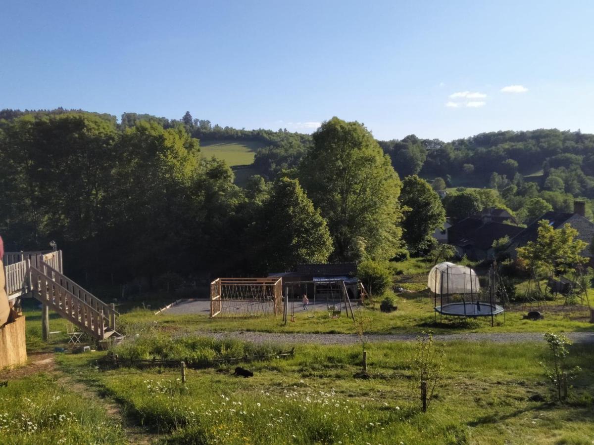 Carazen , Caravane Chauffee Saint-Sylvain-Bellegarde Dış mekan fotoğraf